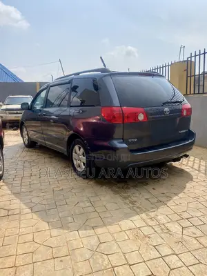 Toyota Sienna LE FWD 2006 Gray