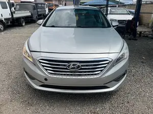 Hyundai Sonata SE 4dr Sedan (2.4L 4cyl 6A) 2015 Silver