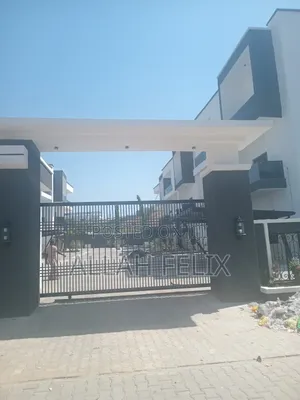 5bdrm Mansion in Katampe Extension for sale