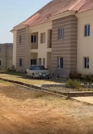 3bdrm Block of Flats in Estate, Idu Industrial for sale