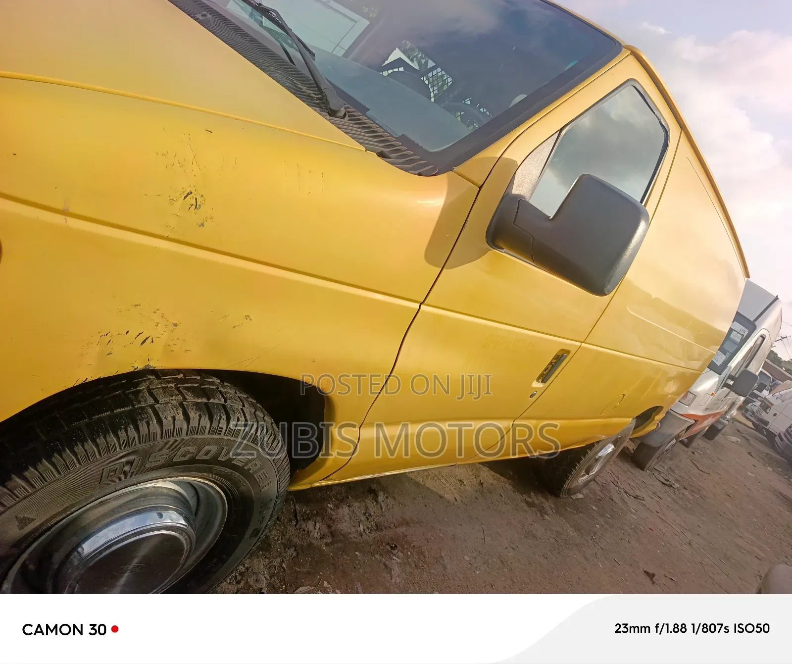 Ford E250 2005 Yellow