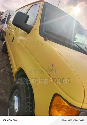 Ford E250 2005 Yellow