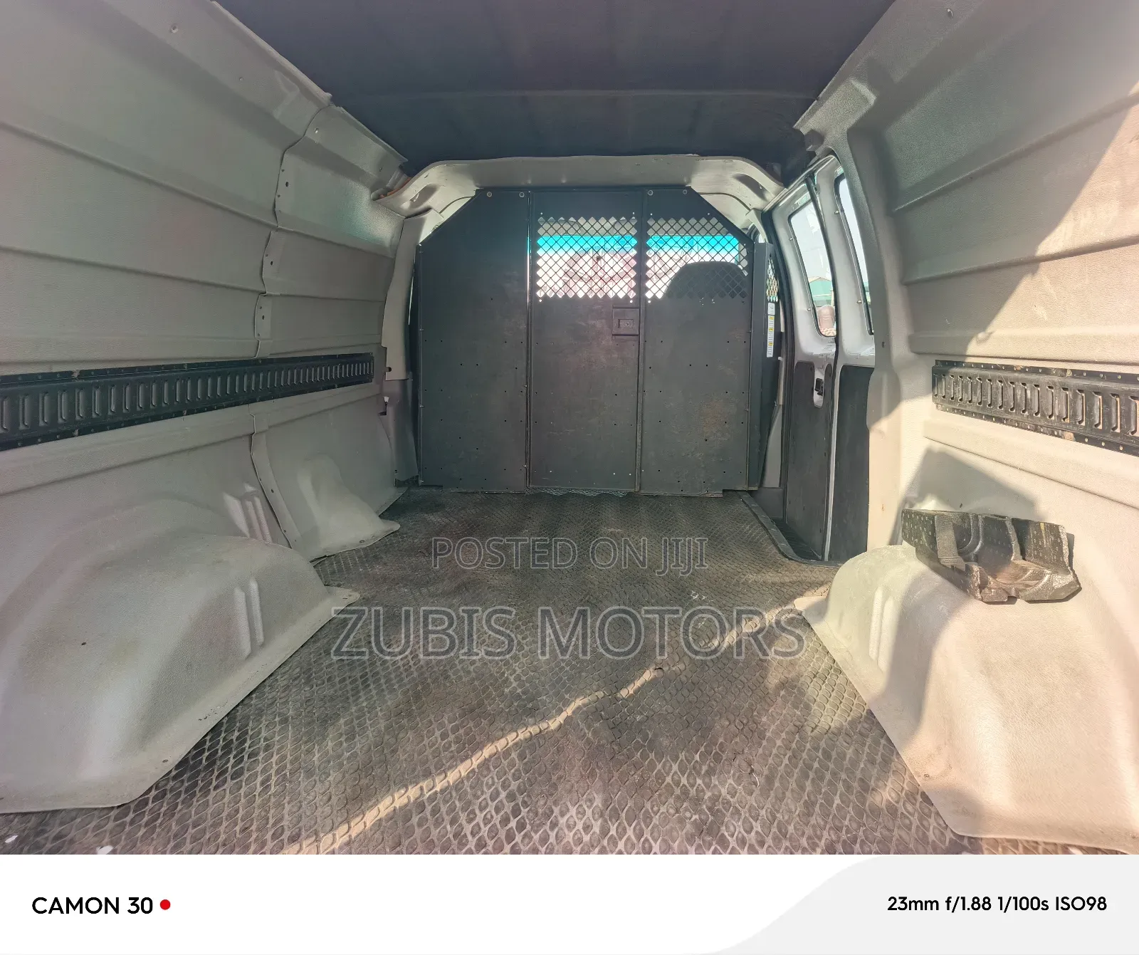 Ford E250 2005 Yellow
