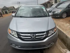 Honda Odyssey Touring Elite 4dr Minivan (3.5L 6cyl 6A) 2015 Silver