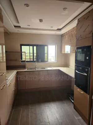 Furnished 3bdrm Apartment in Alagomeji, Yaba for rent