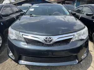 Toyota Camry XLE 4dr Sedan (2.5L 4cyl 6A) 2013 Black