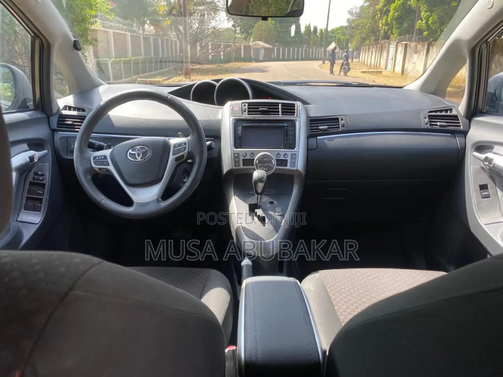 Toyota Verso 2011 Blue