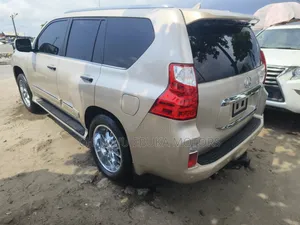 Lexus GX 460 Base 2013 Gold