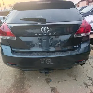 Toyota Venza XLE 4dr Wagon (2.7L 4cyl 6A) 2014 Blue