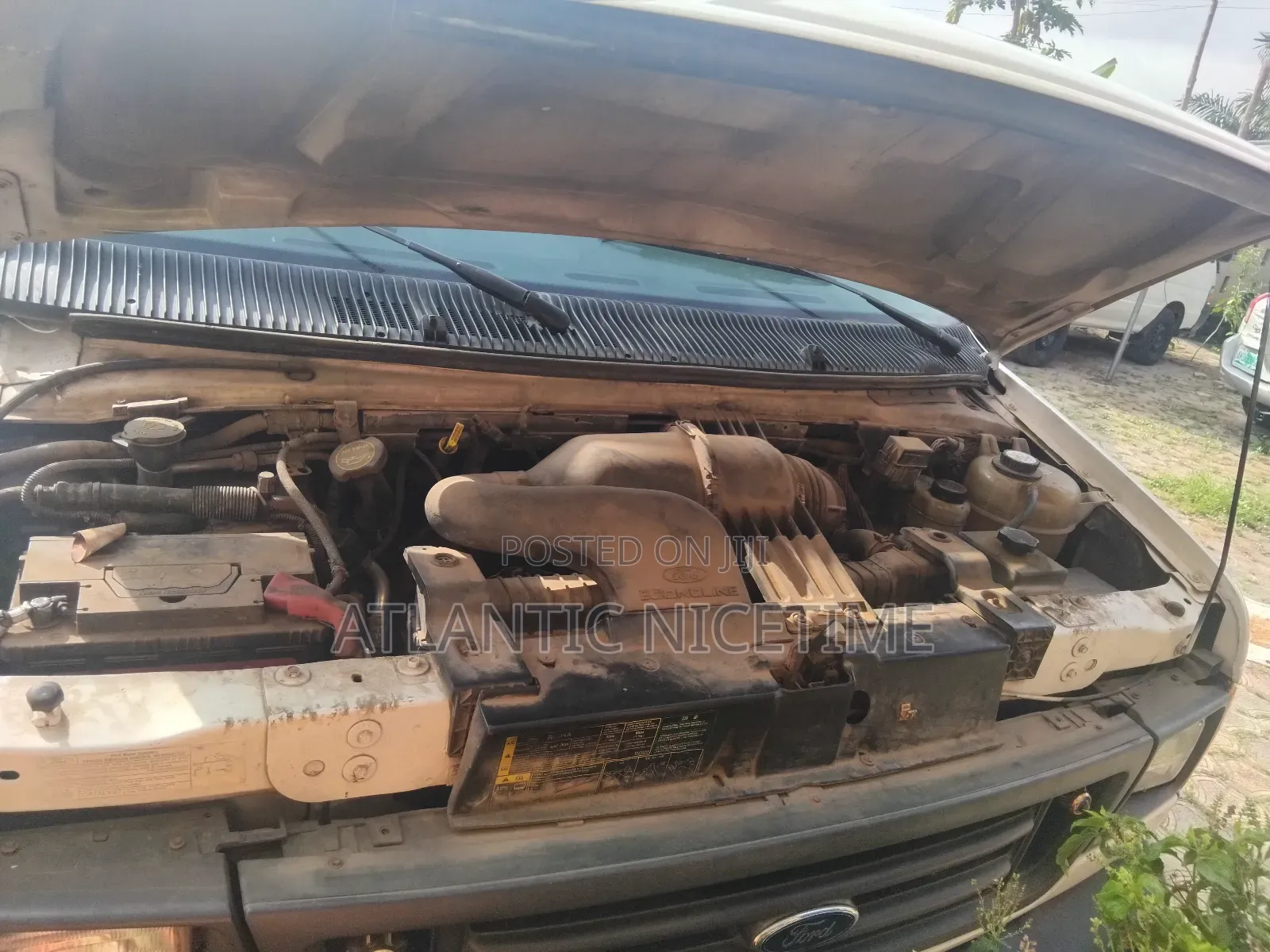 Ford E350 2006 White