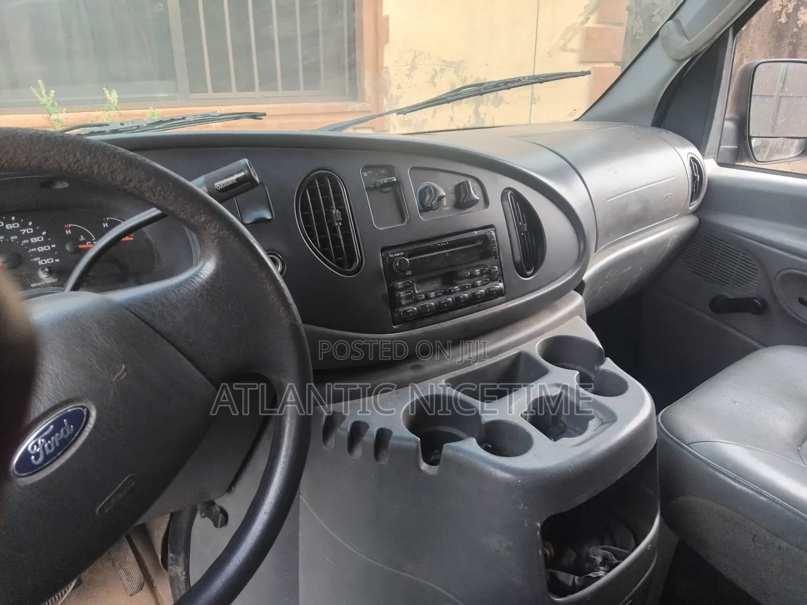 Ford E350 2006 White
