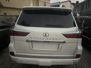 Lexus LX 570 (5 seats) AWD 2017 White