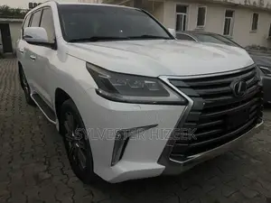Lexus LX 570 (5 seats) AWD 2017 White