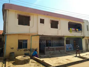 3bdrm Block of Flats in Gaa Akanbi, Ilorin South for sale