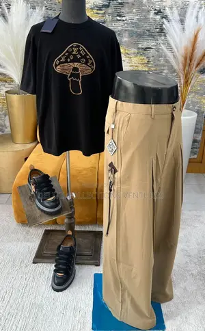 *2025 *Original Louis Vuitton Top Available in Store