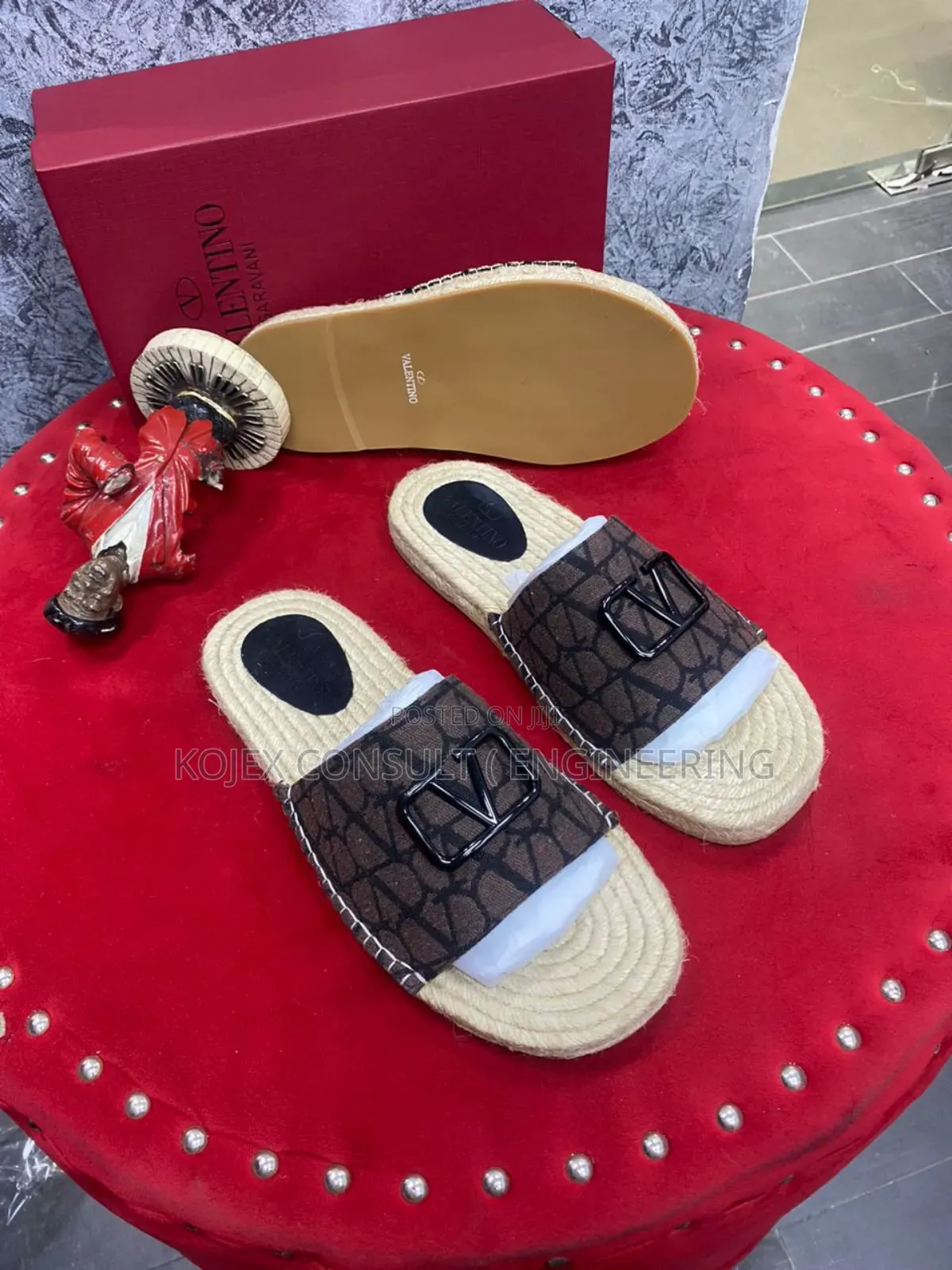 Valentino Luxury Palm