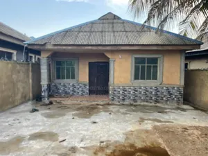 2bdrm Bungalow in Ikorodu for sale