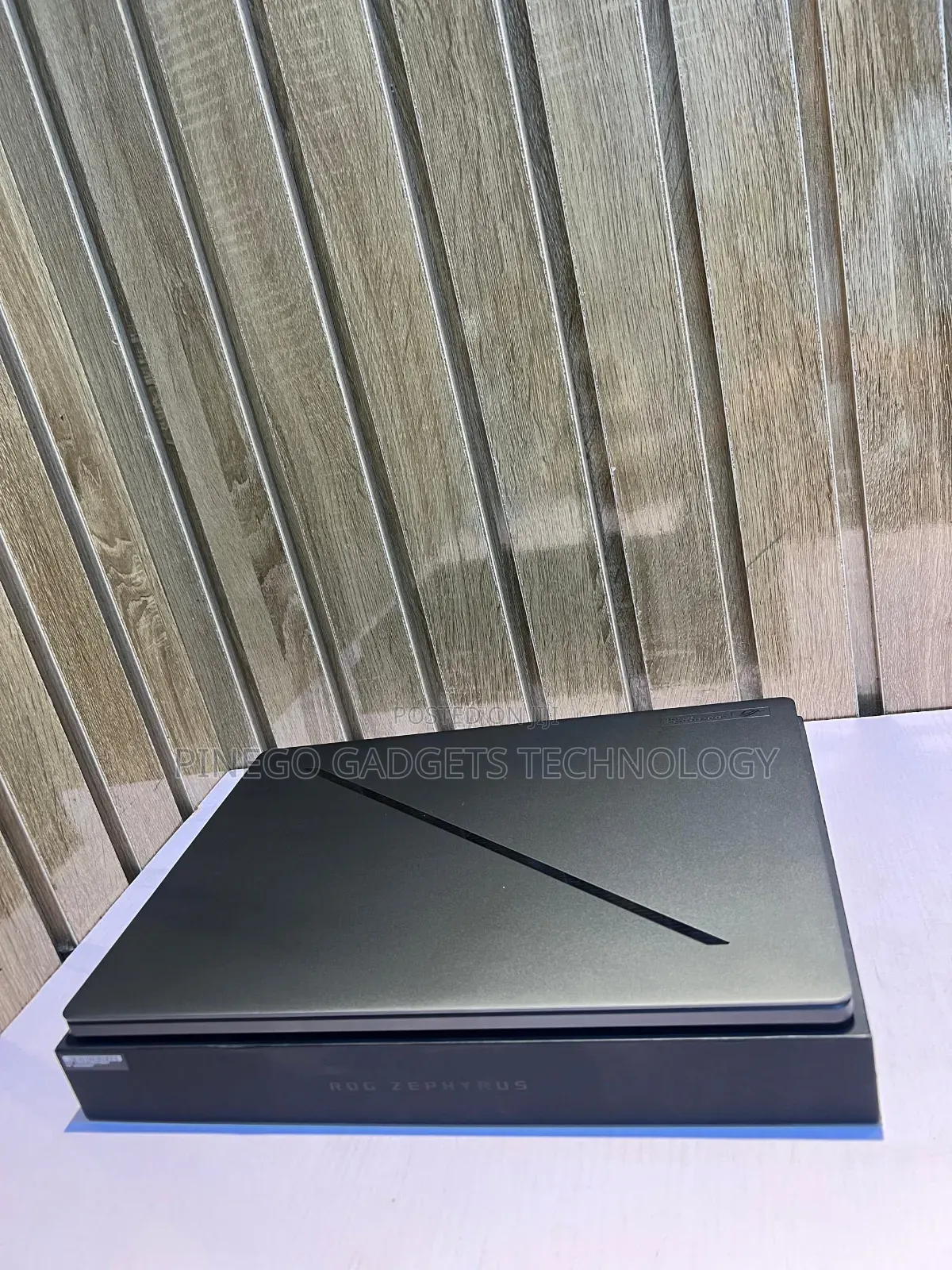 Laptop Asus ROG Zephyrus G16 16GB Intel Core Ultra 9 SSD 1T