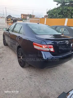 Toyota Camry LE 4dr Sedan (2.5L 4cyl 6AM) 2010 Blue