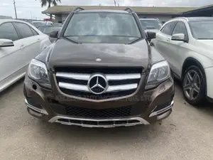 Mercedes-Benz GLK-Class Base GLK 350 4dr AWD 4MATIC (3.5L 6cyl 7A) 2015