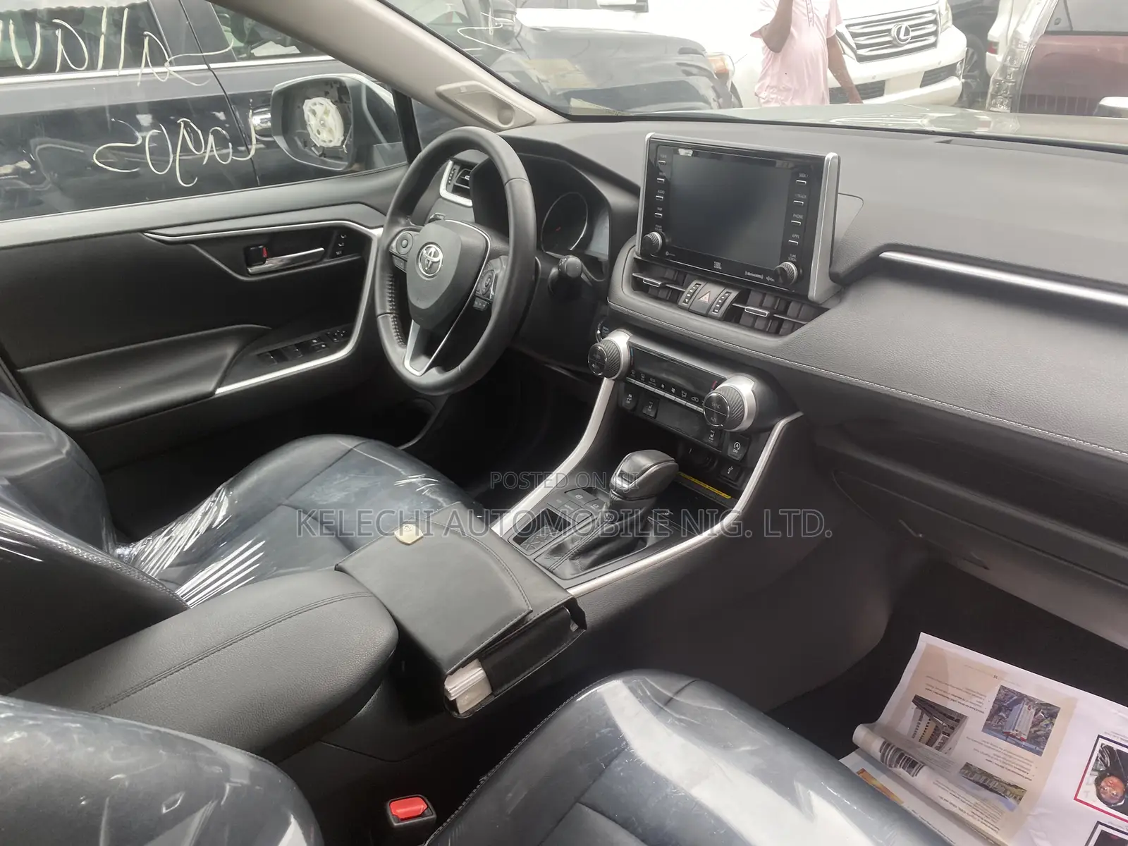 Toyota RAV4 XLE 2021 Gray