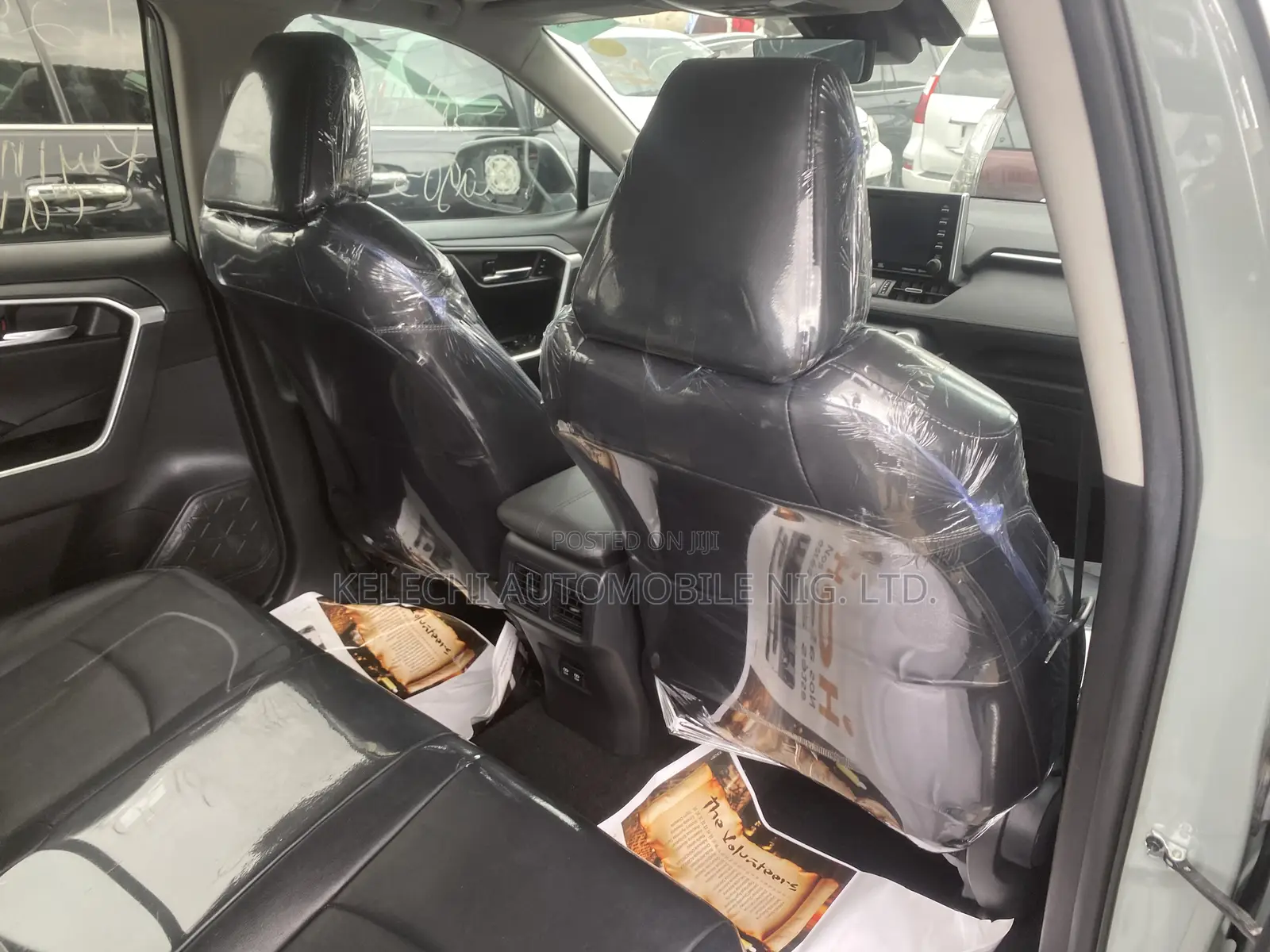 Toyota RAV4 XLE 2021 Gray