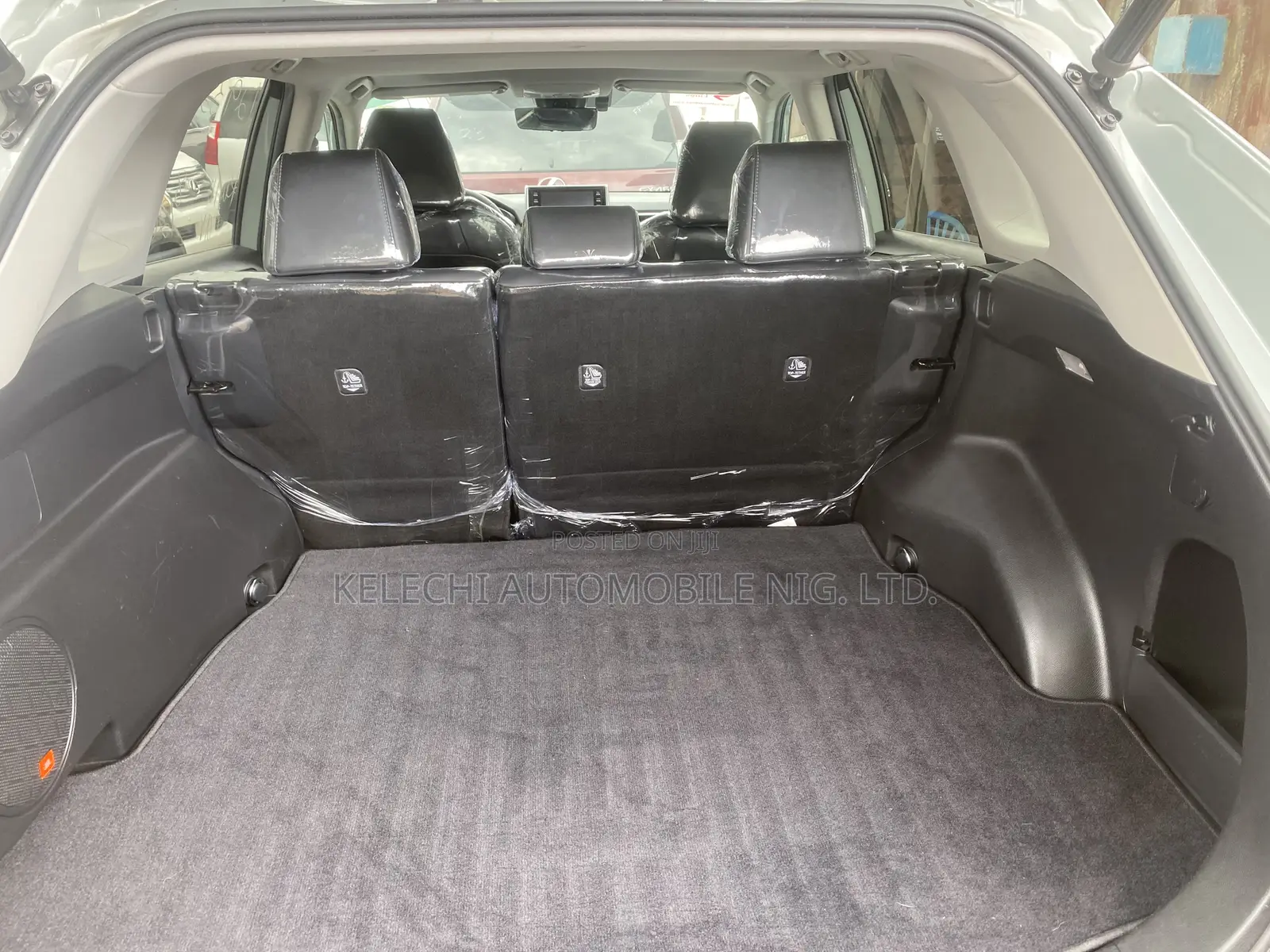 Toyota RAV4 XLE 2021 Gray