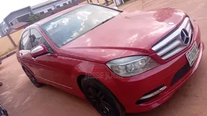 Mercedes-Benz C300 2009 Red
