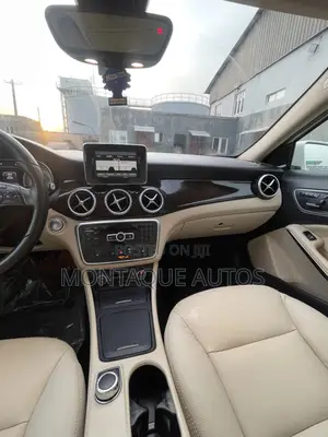 Mercedes-Benz GLA 250 2015 White