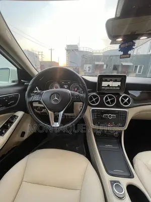 Mercedes-Benz GLA 250 2015 White