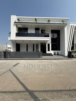 5bdrm Duplex in Chevron for sale
