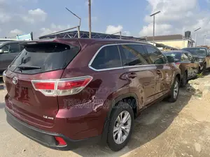 Toyota Highlander LE 4dr SUV AWD (3.5L 6cyl 6A) 2015 Burgundy