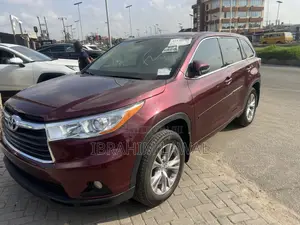Toyota Highlander LE 4dr SUV AWD (3.5L 6cyl 6A) 2015 Burgundy