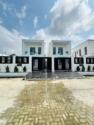 5bdrm House in VGC / Ajah for sale