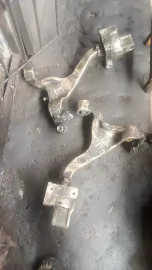 Infinity Low Arm Front