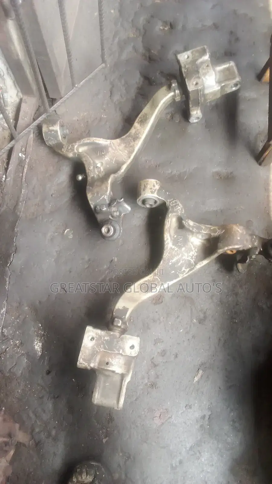 Infinity Low Arm Front