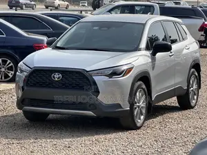 New Toyota Corolla Cross LE 4WD 2024 Silver