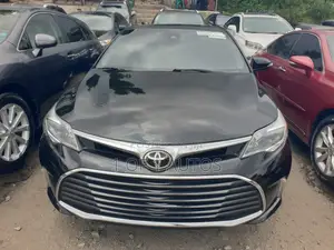 Toyota Avalon XLE Plus Sedan FWD (3.5L 6cyl 6A) 2017 Black