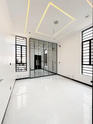 5bdrm Duplex in Lekki Expressway for sale