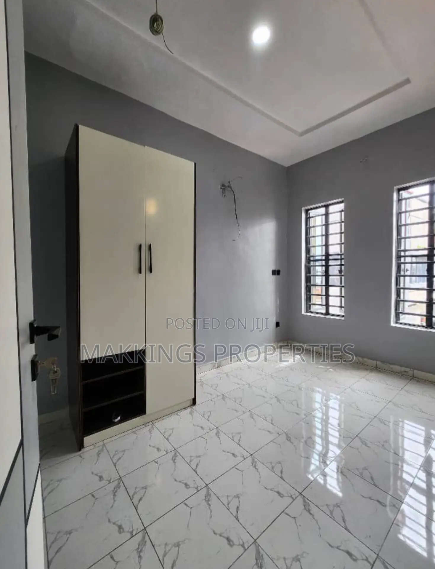 4bdrm Duplex in Chevron for rent