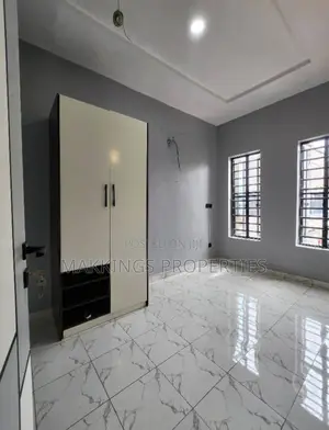 4bdrm Duplex in Chevron for rent