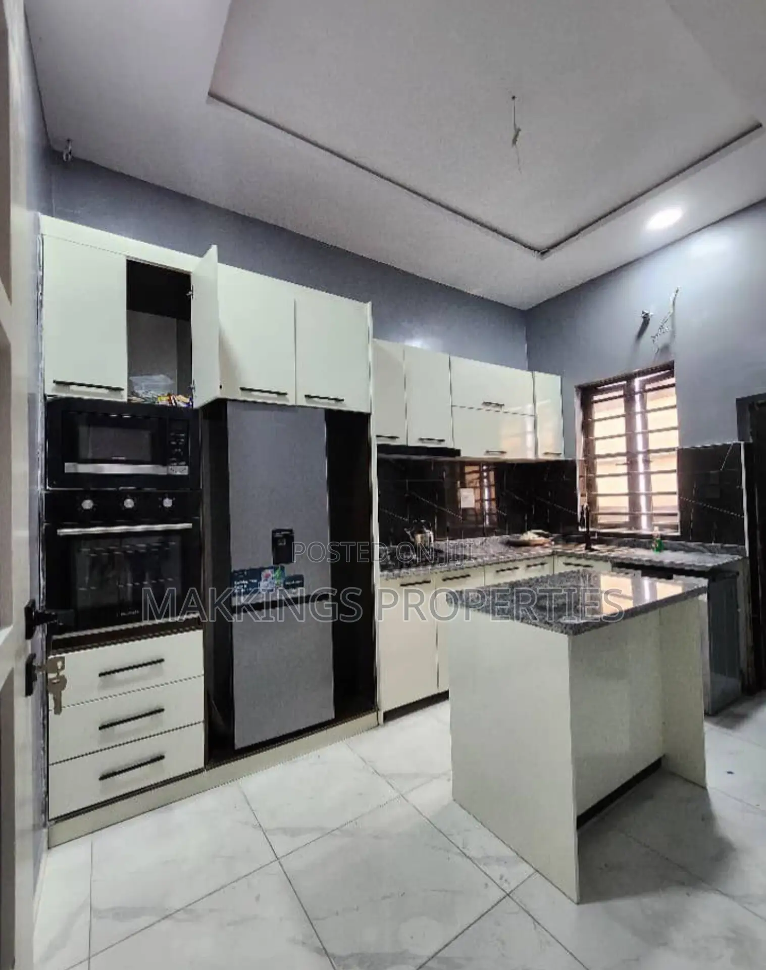 4bdrm Duplex in Chevron for rent