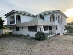 18bdrm Duplex in Asokoro for rent