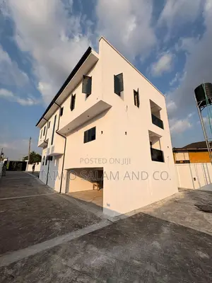 4bdrm Duplex in Oluyole Estate for sale