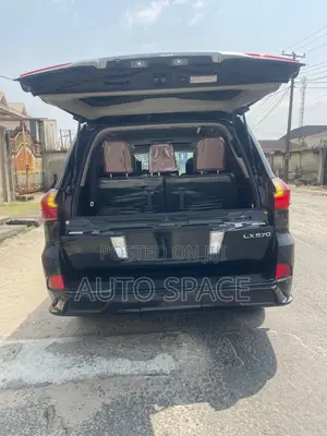 Lexus LX 570 AWD 2017 Black