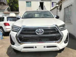Toyota Hilux 2024 White