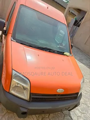 Ford Transit 2005 Orange