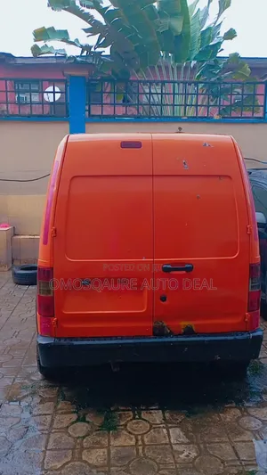 Ford Transit 2005 Orange