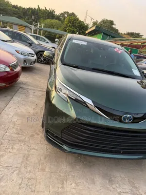 Toyota Sienna 2021 Green
