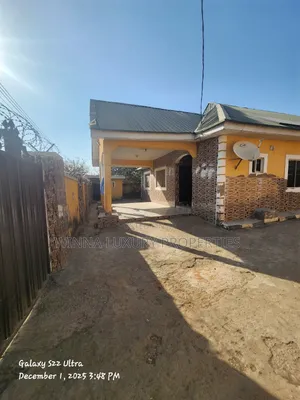 3bdrm Bungalow in Fha Lugbe. for sale